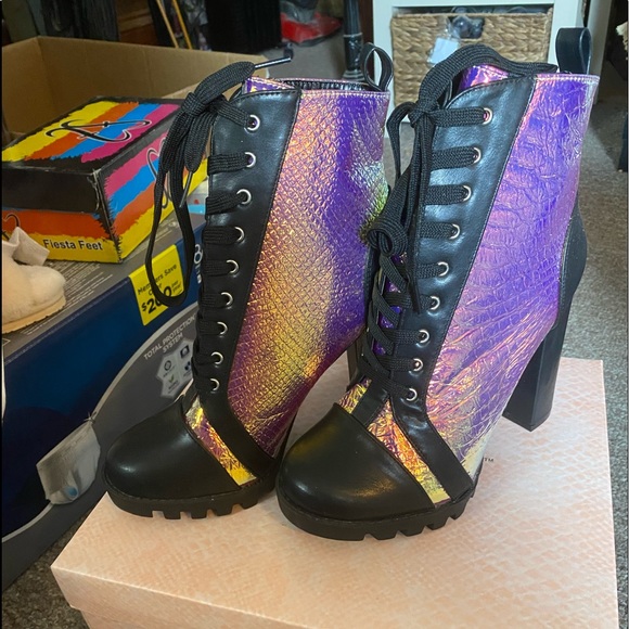 NEW WITH BOX Cape Robbins Blood Thirst Boots - Picture 12 of 14